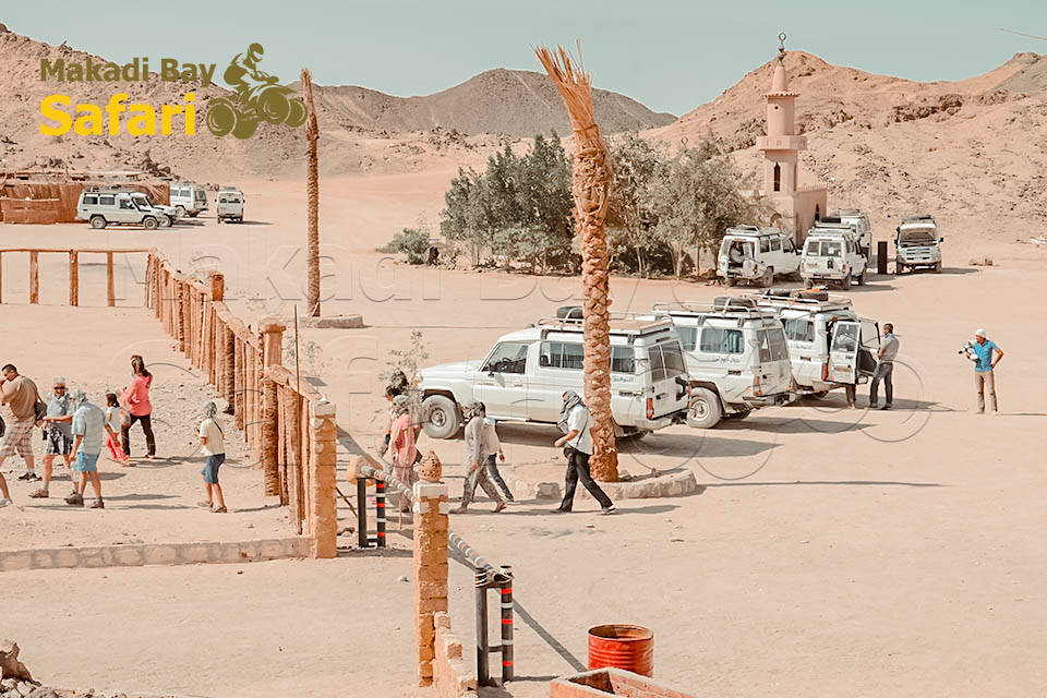 Super Safari Trip From Makadi Bay in Hurghada Desert